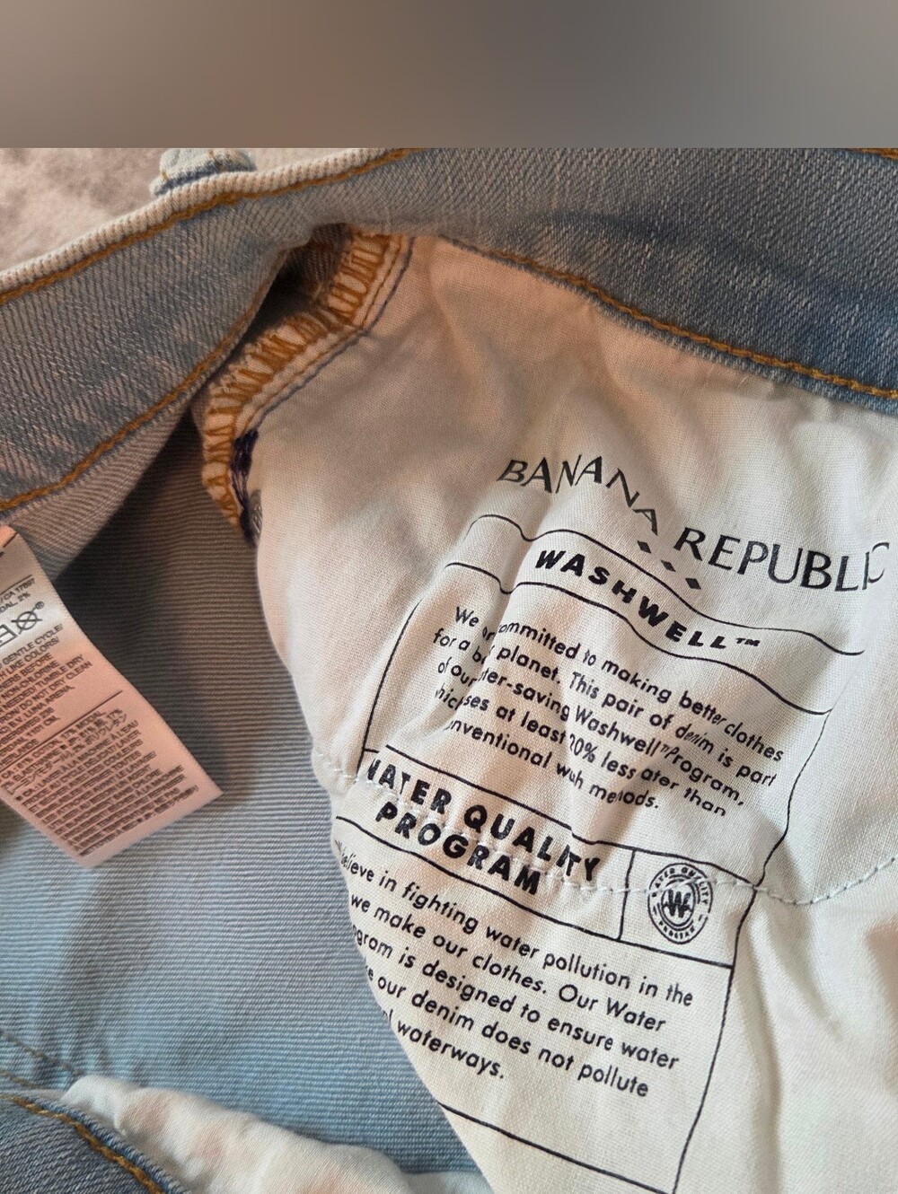 Banana Republic High-rise Wide-leg jeans Size 29/ 8 raw hem Like New - Picture 5 of 5